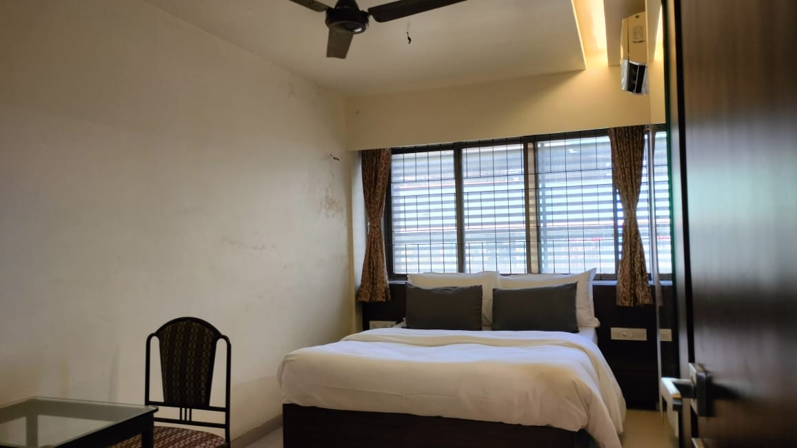 Hotel Sai Nidhi Executive Best Hotels in Airoli | Deluxe Room